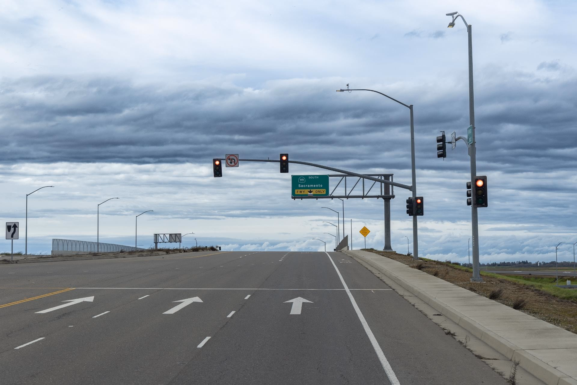 Open country road through the Sacramento Valley